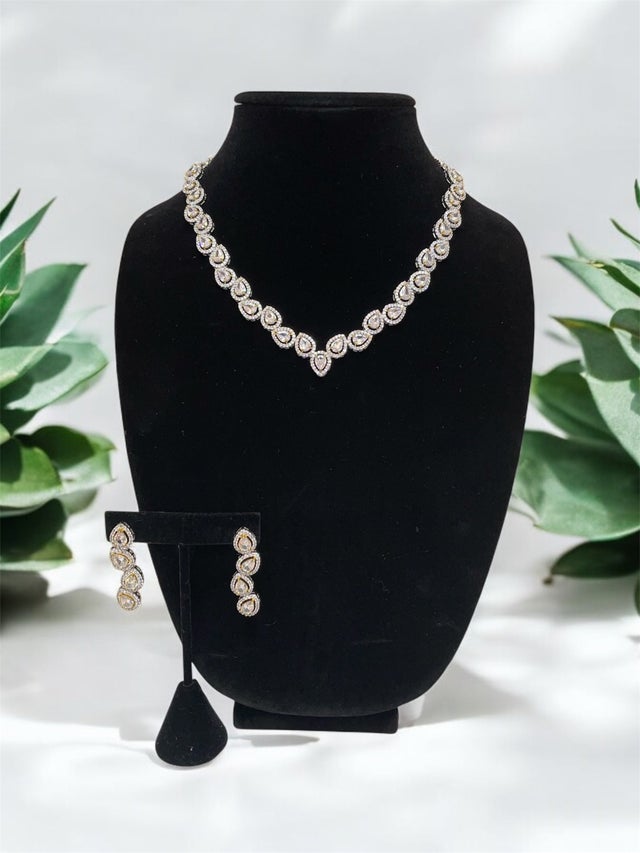 アクセサリー vicky WornOnTV: Vicky's heart pendant with pearl necklace on Today